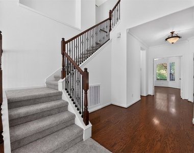 3 W Archwyck Circle - Photo Thumbnail 4