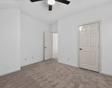 3 W Archwyck Circle - Photo Thumbnail 17