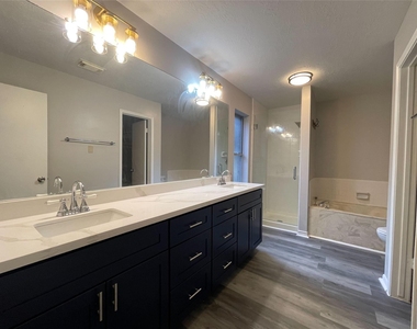 15631 Pilgrim Hall Drive - Photo Thumbnail 9