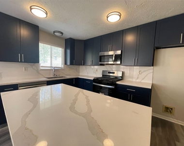 15631 Pilgrim Hall Drive - Photo Thumbnail 6