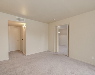3045 Walnut Bend Lane - Photo Thumbnail 13