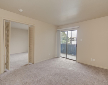 3045 Walnut Bend Lane - Photo Thumbnail 12