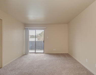 3045 Walnut Bend Lane - Photo Thumbnail 11