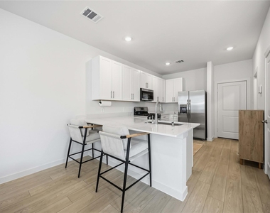 3614 Eclipse Court - Photo Thumbnail 8