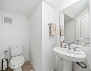 3614 Eclipse Court - Photo Thumbnail 9
