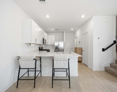 3614 Eclipse Court - Photo Thumbnail 4