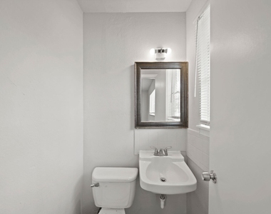 306 Pear Street - Photo Thumbnail 5