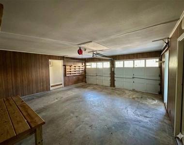 206 Verna Street - Photo Thumbnail 3