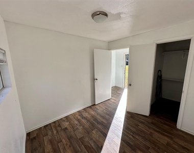206 Verna Street - Photo Thumbnail 26