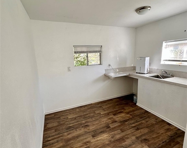 206 Verna Street - Photo Thumbnail 28