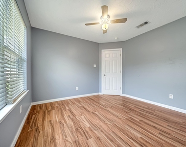 16393 Ryan Guinn Way - Photo Thumbnail 17