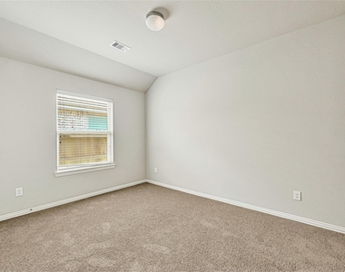 8414 Victoria Springs Drive - Photo Thumbnail 16