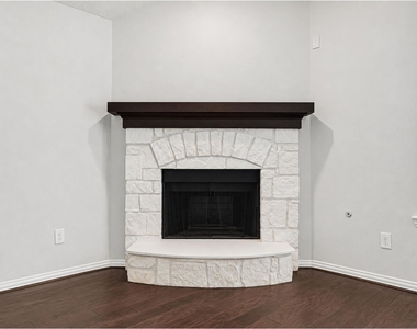 8414 Victoria Springs Drive - Photo Thumbnail 7