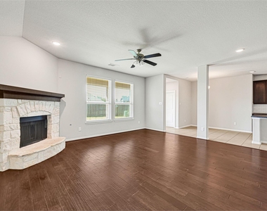 8414 Victoria Springs Drive - Photo Thumbnail 4