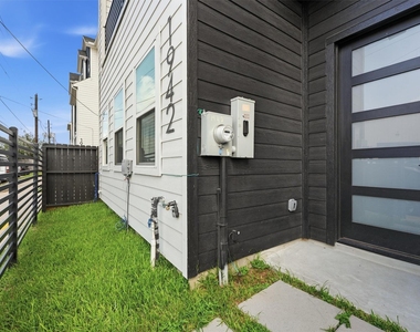 1942 Purswell Road - Photo Thumbnail 4