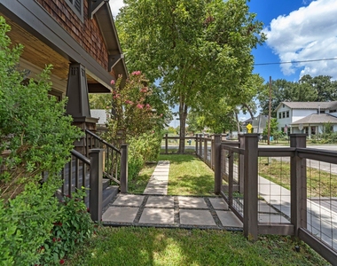 611 Enid Street - Photo Thumbnail 2