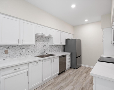 2668 Bering Drive - Photo Thumbnail 17