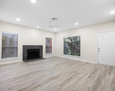 2668 Bering Drive - Photo Thumbnail 8