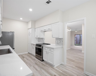 2668 Bering Drive - Photo Thumbnail 18