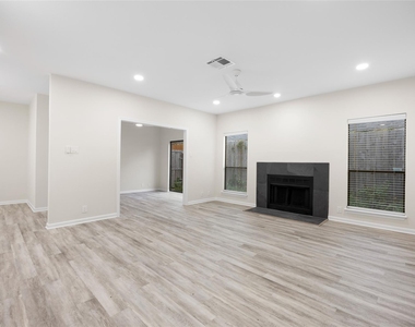 2668 Bering Drive - Photo Thumbnail 7