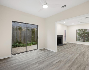 2668 Bering Drive - Photo Thumbnail 12