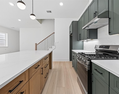 951 Highland Light Lane - Photo Thumbnail 6