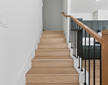 951 Highland Light Lane - Photo Thumbnail 9