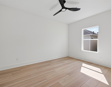 951 Highland Light Lane - Photo Thumbnail 14