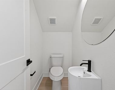 951 Highland Light Lane - Photo Thumbnail 8