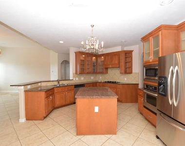 19415 Countryroad Drive - Photo Thumbnail 9