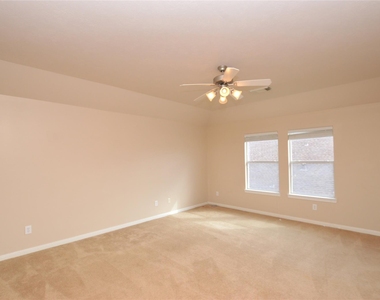 19415 Countryroad Drive - Photo Thumbnail 17
