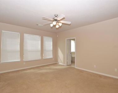 19415 Countryroad Drive - Photo Thumbnail 11