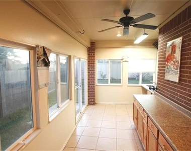 19415 Countryroad Drive - Photo Thumbnail 26