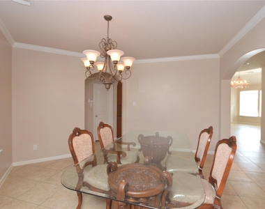 19415 Countryroad Drive - Photo Thumbnail 4