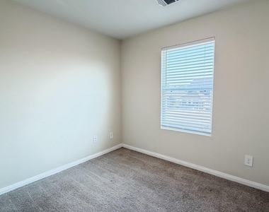 16451 Jasmine Marie Place - Photo Thumbnail 8