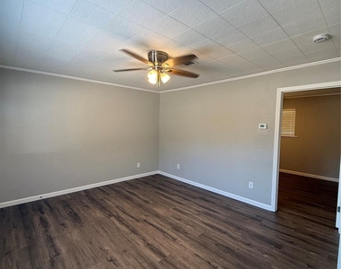 120 Charles Barker Avenue - Photo Thumbnail 2