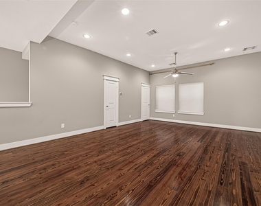 1510 Crockett Street - Photo Thumbnail 12