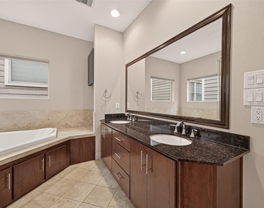 1510 Crockett Street - Photo Thumbnail 30