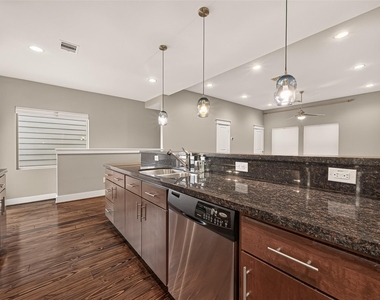 1510 Crockett Street - Photo Thumbnail 20