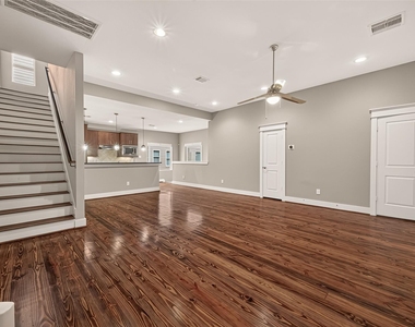 1510 Crockett Street - Photo Thumbnail 14