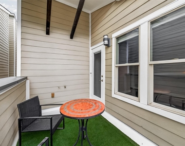 1510 Crockett Street - Photo Thumbnail 38