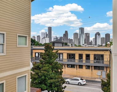 1510 Crockett Street - Photo Thumbnail 1