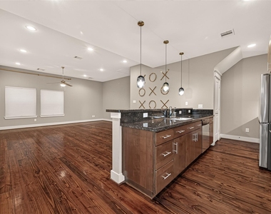 1510 Crockett Street - Photo Thumbnail 16