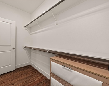 1510 Crockett Street - Photo Thumbnail 35