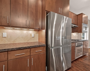 1510 Crockett Street - Photo Thumbnail 19
