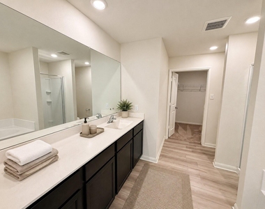 7942 Vacek Meadows Loop - Photo Thumbnail 11