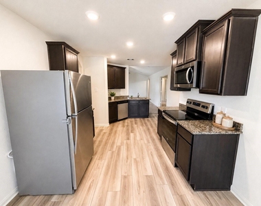 7942 Vacek Meadows Loop - Photo Thumbnail 3