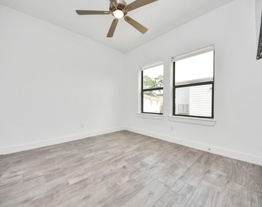 1703 Cedrocanna Lane - Photo Thumbnail 41
