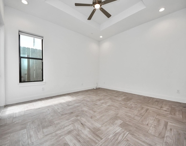 1703 Cedrocanna Lane - Photo Thumbnail 21