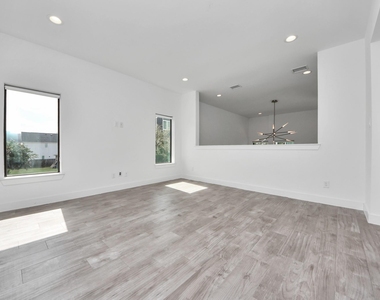 1703 Cedrocanna Lane - Photo Thumbnail 33